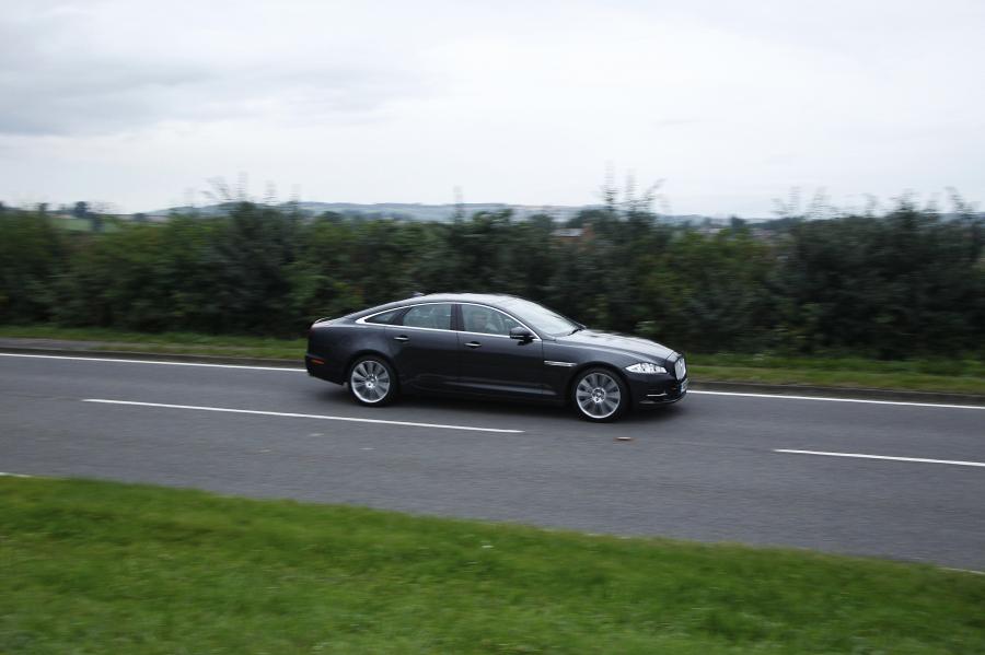  Jaguar XJ 2012 года  (UK) (фото 85 из 121)